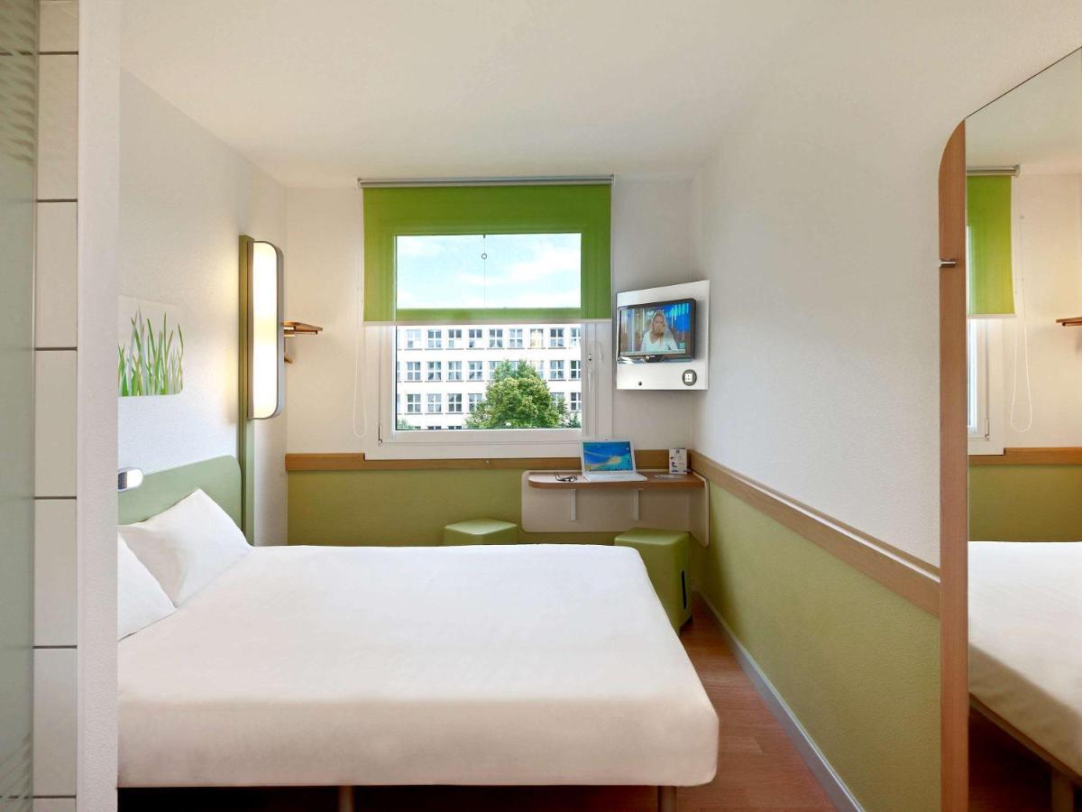 Ibis Budget West Station